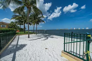 1035 Lake Shore Dr, Lake Park, FL 33403 - Photo 19