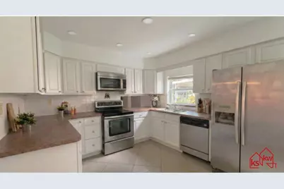 10335 Greenbriar Court, Boca Raton, FL 33498 - Photo 9