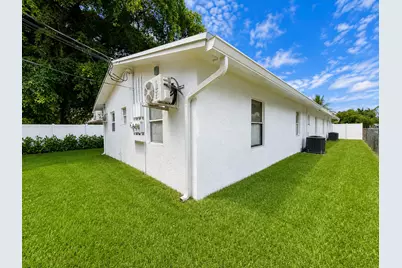 220 NW 12th Court # 2, Pompano Beach, FL 33060 - Photo 25