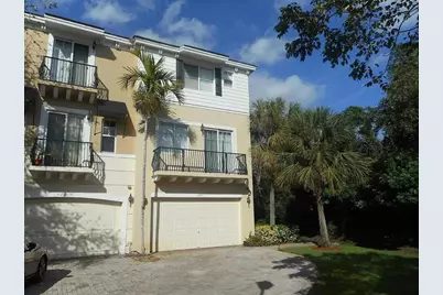 520 NW 39th Circle, Boca Raton, FL 33431 - Photo 1