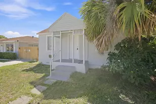 611 N Broadway, Lantana, FL 33462 - Photo 1