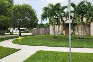 1000 SW 133rd Terrace, Davie, FL 33325 - Photo 3