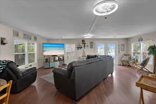 360 NE Jade Cir, Jensen Beach, FL 34957 - Photo 19