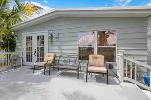 360 NE Jade Cir, Jensen Beach, FL 34957 - Photo 37