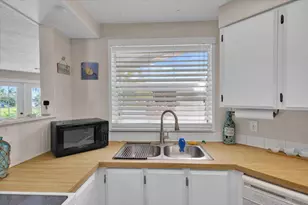 360 NE Jade Cir, Jensen Beach, FL 34957 - Photo 23