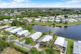 360 NE Jade Cir, Jensen Beach, FL 34957 - Photo 3