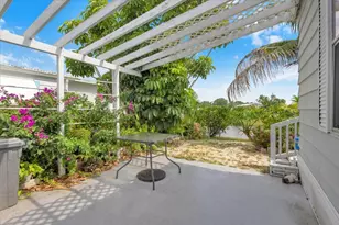 360 NE Jade Cir, Jensen Beach, FL 34957 - Photo 39