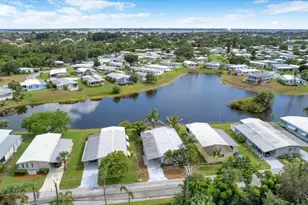 360 NE Jade Cir, Jensen Beach, FL 34957 - Photo 5