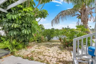 360 NE Jade Cir, Jensen Beach, FL 34957 - Photo 39