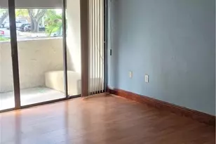 19424 NE 26th Ave, Miami, FL 33180 - Photo 23