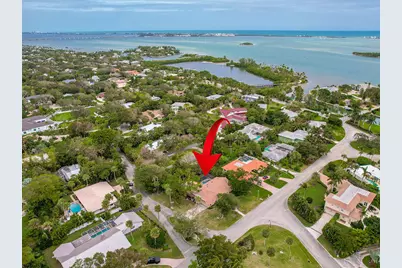 9 W High Point Road, Sewalls Point, FL 34996 - Photo 3