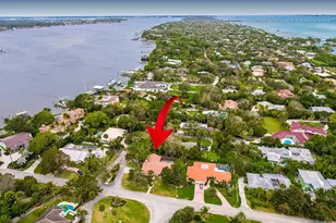 9 W High Point Rd, Sewalls Point, FL 34996 - Photo 1
