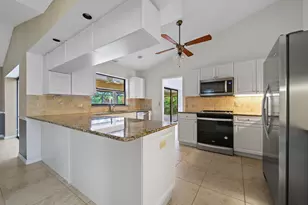 9 W High Point Rd, Sewalls Point, FL 34996 - Photo 7