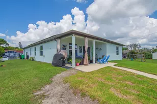 1689 SE Chello Ln, Port Saint Lucie, FL 34983 - Photo 29
