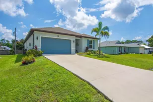 1689 SE Chello Ln, Port Saint Lucie, FL 34983 - Photo 9