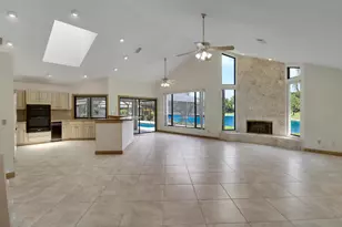 18691 SE Lakeside Way, Jupiter, FL 33469 - Photo 13