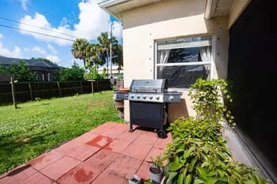 1042 SW Dartmouth Avenue, Port Saint Lucie, FL 34953 - Photo 25
