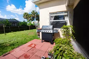 1042 SW Dartmouth Ave, Port Saint Lucie, FL 34953 - Photo 23