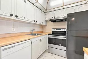 98 Norwich E, West Palm Beach, FL 33417 - Photo 9