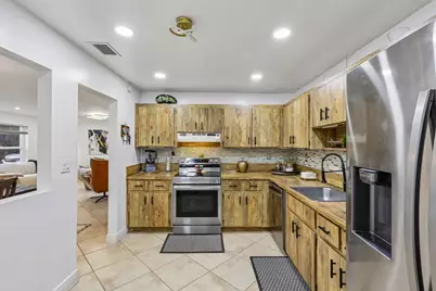2075 SW 72nd Avenue, Davie, FL 33317 - Photo 17