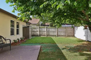 2075 SW 72nd Ave, Davie, FL 33317 - Photo 21