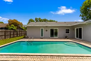 8621 NW 3rd St, Pembroke Pines, FL 33024 - Photo 25