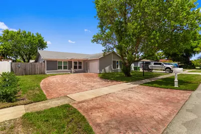 8621 NW 3rd Street, Pembroke Pines, FL 33024 - Photo 9