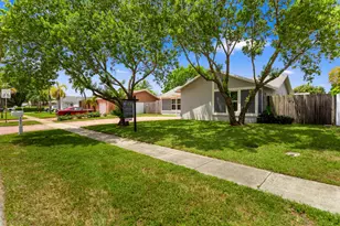8621 NW 3rd St, Pembroke Pines, FL 33024 - Photo 5