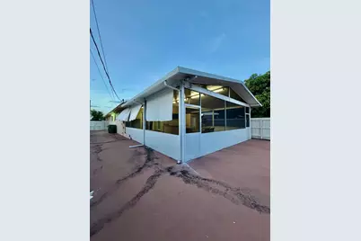 1092 W 32nd Street, Hialeah, FL 33012 - Photo 9