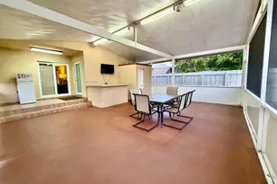 1092 W 32nd St, Hialeah, FL 33012 - Photo 29