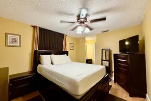 1092 W 32nd St, Hialeah, FL 33012 - Photo 19