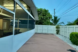 1092 W 32nd St, Hialeah, FL 33012 - Photo 11