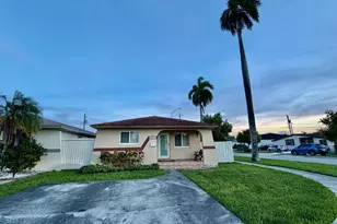 1092 W 32nd St, Hialeah, FL 33012 - Photo 1