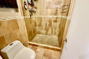 1092 W 32nd St, Hialeah, FL 33012 - Photo 21