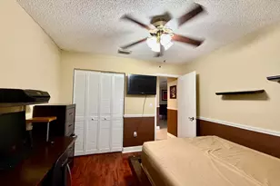 1092 W 32nd St, Hialeah, FL 33012 - Photo 17