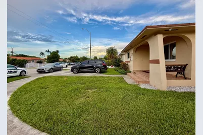 1092 W 32nd Street, Hialeah, FL 33012 - Photo 3