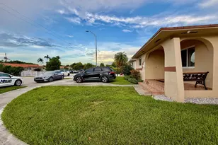 1092 W 32nd St, Hialeah, FL 33012 - Photo 3