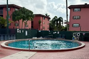 610 Tennis Club Dr, Fort Lauderdale, FL 33311 - Photo 11