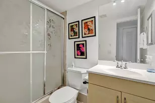1040 SE 4th Ave, Deerfield Beach, FL 33441 - Photo 23