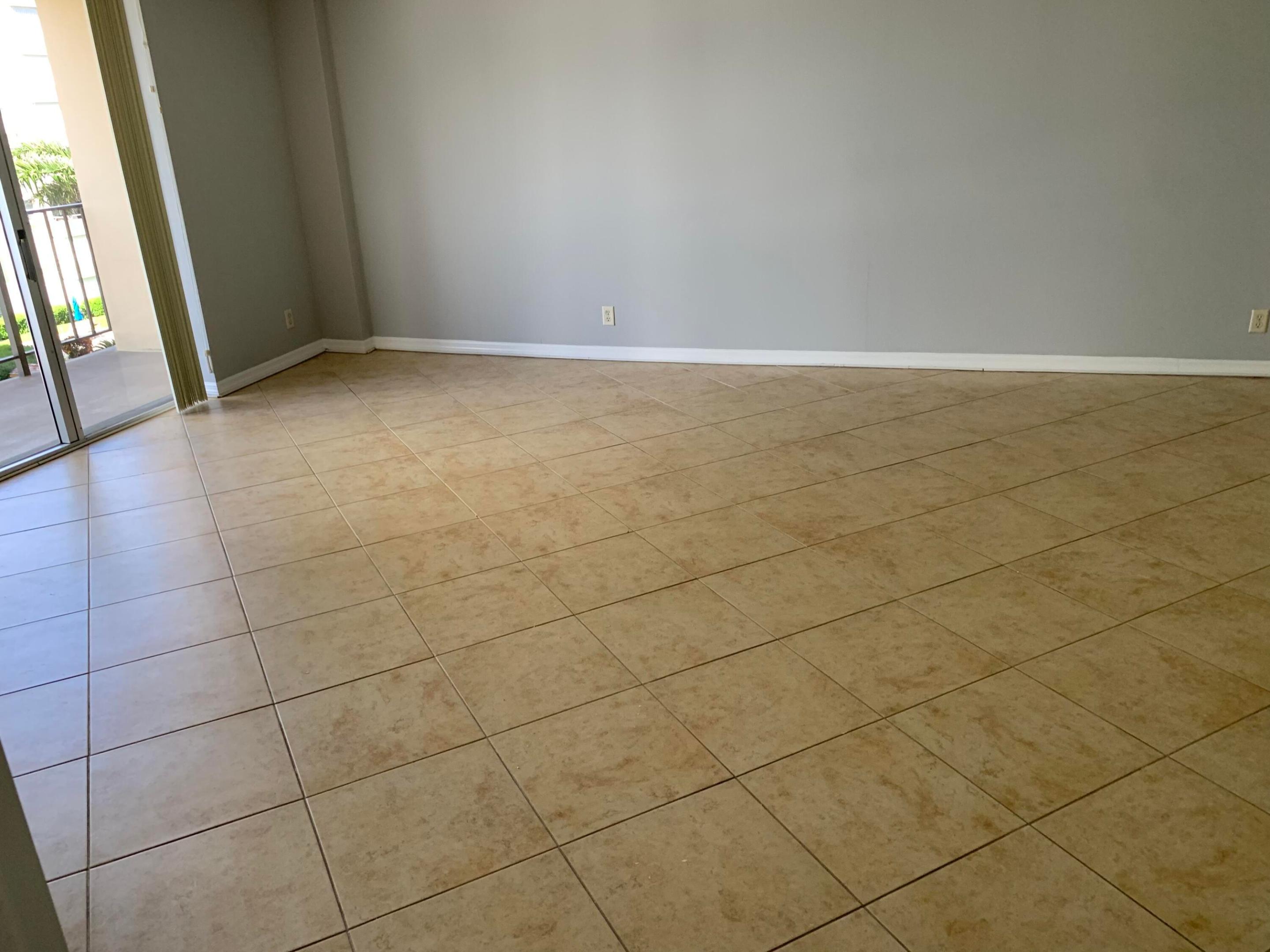 3001 W Rolling Hills Cir #709