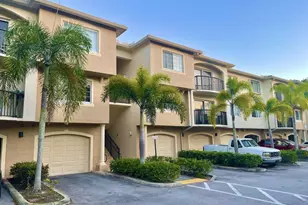 300 Crestwood Ct N, Royal Palm Beach, FL 33411 - Photo 11