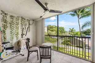2205 S Cypress Bend Dr, Pompano Beach, FL 33069 - Photo 13