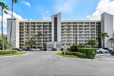 2205 S Cypress Bend Drive #302, Pompano Beach, FL 33069 - Photo 1