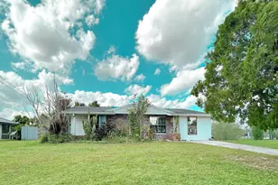 201 NW Floresta Dr, Port Saint Lucie, FL 34983 - Photo 1