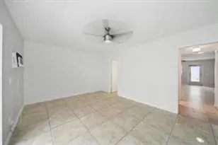 114 Northampton F, West Palm Beach, FL 33417 - Photo 3