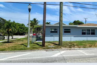 628 Monroe Drive #Front, West Palm Beach, FL 33405 - Photo 3