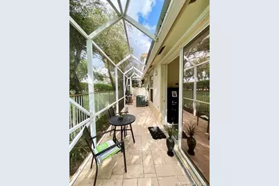 1828 NW 79th Way NW, Pembroke Pines, FL 33024 - Photo 11