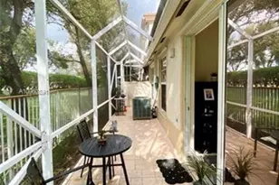 1828 NW 79th Way NW, Pembroke Pines, FL 33024 - Photo 11