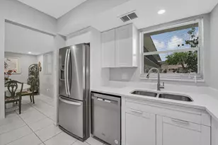 752 Lori Dr, Palm Springs, FL 33461 - Photo 3