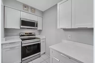 752 Lori Drive #217, Palm Springs, FL 33461 - Photo 13
